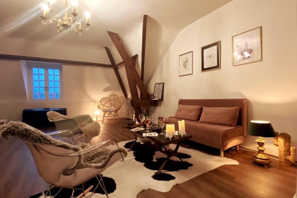 Grand Appartement Place Saint-Pierre, Proche Chateau De Saumur Et Bord De Loire" Exteriér fotografie